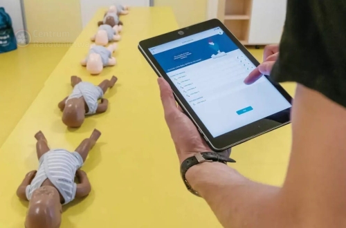 zestaw-fantomow-szkoleniowych-little-baby-qcpr-w-torbie-transportowej (3).jpg